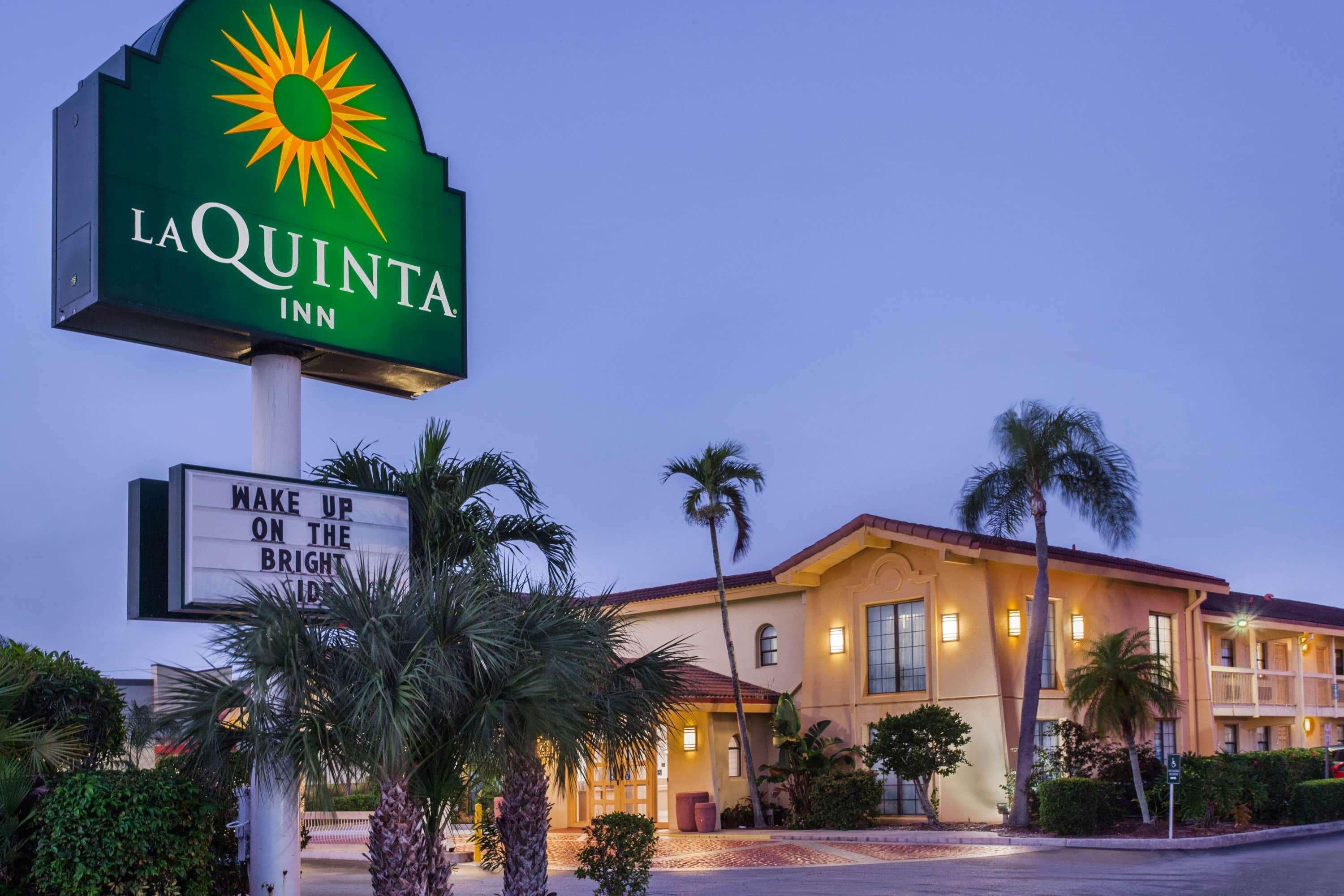 Baymont By Wyndham Fort Myers Central Екстер'єр фото